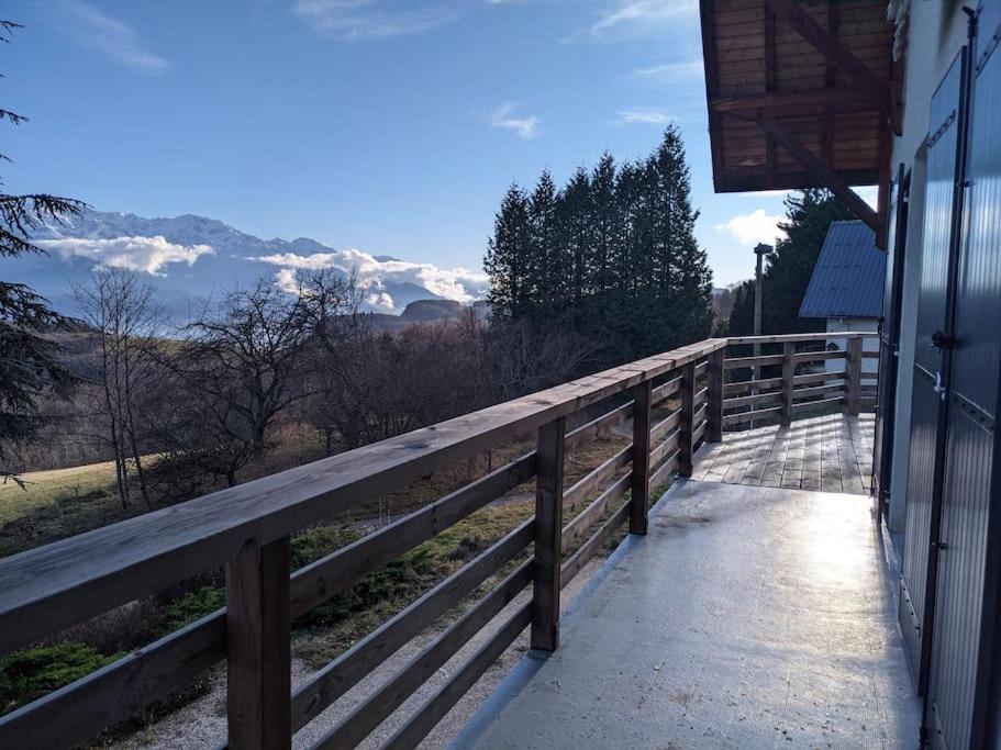 Maison Familiale En Montagne Avec Vue Merveilleuse Sur Le Massif De Belledonne Saint-Bernard  Exteriör bild